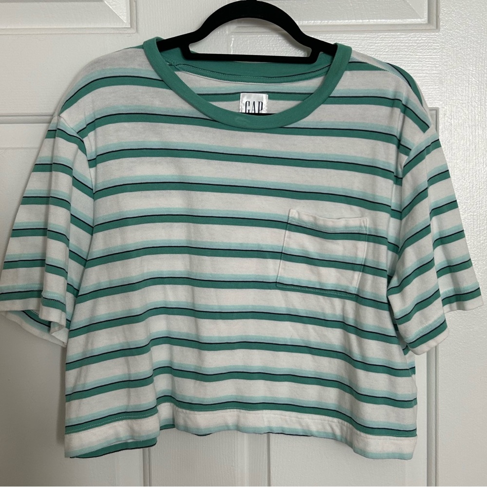 GAP green and white tomboy cropped tee